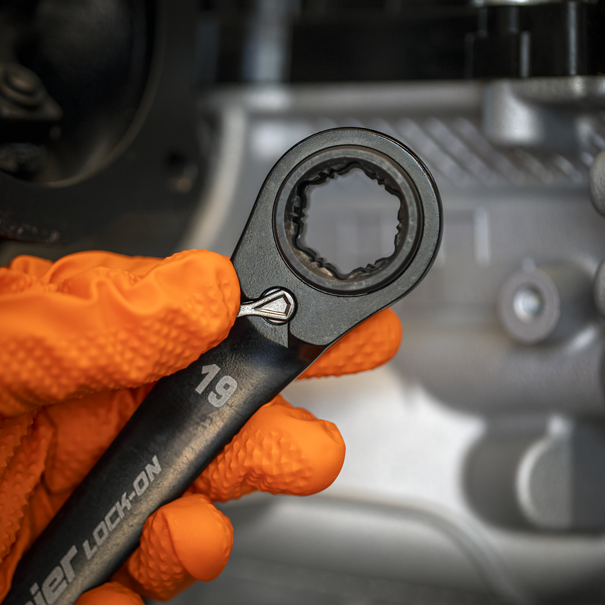 4-in-1 Reversible Lock-On™ Ratchet Ring Spanner AK63923