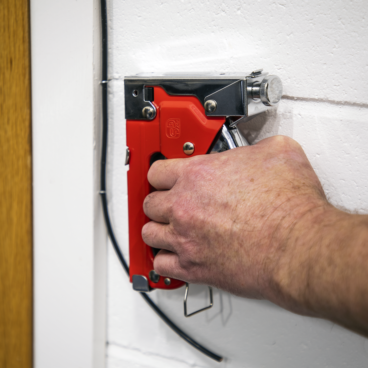 Heavy-Duty Staple & Brad Nail Gun AK7061