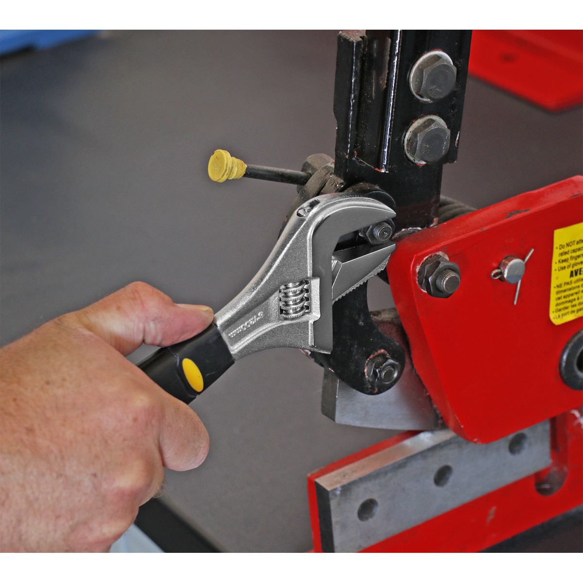 Adjustable Wrench with Extra-Wide Jaw Capacity 200mm S0854