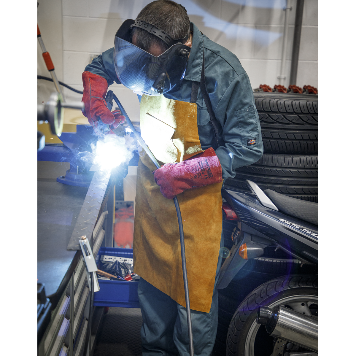 Heavy-Duty Leather Welding Apron SSP146